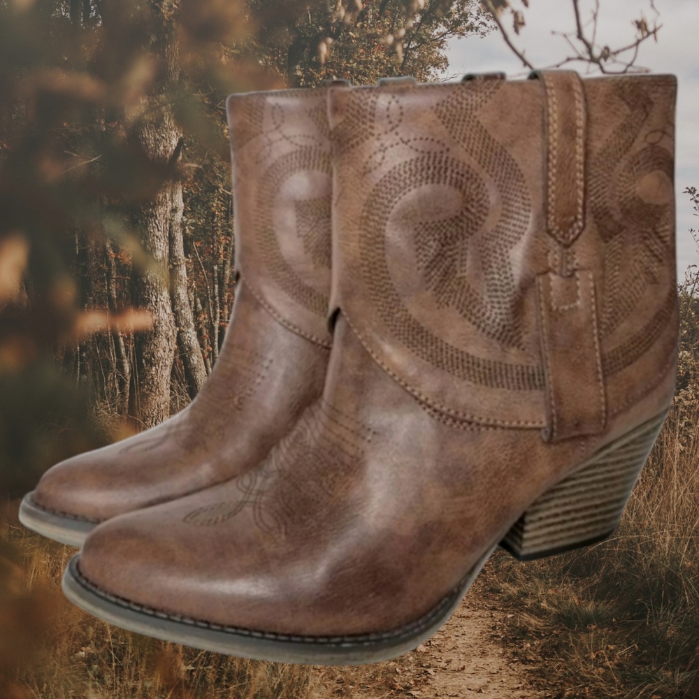 MIA short boots